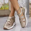 Sapatos Respiráveis Femininos para Sair 2026 Novidades de Verão Comércio Exterior Moda Transfronteiriça Simples Leve Velcro Bico Redondo Aumentadores de Altura Versátil