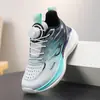 Nueva colección de primavera 2026 de zapatillas deportivas de malla transpirable para niños, diseñadas para niños y niños mayores, con suelas antideslizantes para correr