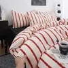 Conjunto de cama popular de quatro peças com lençol e capa de edredom, macio e amigo da pele, adequado para dormitórios estudantis e quartos, conjunto de três peças para todas as estações