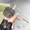 Nuevos lentes planos transfronterizos metálicos que cambian de color y bloquean la luz azul con montura grande sin maquillaje y lentes de protección ocular net red con grado ajustable