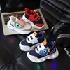 Nuevos Zapatos Deportivos Luminosos para Niños 2024 Zapatos con Luces de Dinosaurio de Dibujos Animados para Niños y Niñas Malla Transpirable Zapatos de Suela Suave