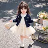 Conjunto de Saia Outono para Meninas 2026 Novo Estilo Vestido de Princesa Super Bonito para Meninas Pequenas Bebê Roupa de Outono Estilosa Conjunto de Duas Peças
