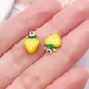 Pingente de morango com gota de óleo banhado a ouro real em aço inoxidável para brincos, colares e materiais de fabricação de joias DIY feitos à mão
