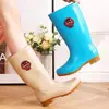 Botas de chuva, sapatos impermeáveis, sapatos de borracha, galochas, sapatos de trabalho quentes e antiderrapantes para cozinha de adultos, femininos, da moda, de cano médio, forrados com fleece