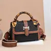 Bolso Cuadrado Pequeño Floral Vintage Nuevo 2026 del Fabricante Bolso Versátil de Correa Ancha para Hombro y Cruzado para Mujer Venta al por Mayor