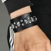 Pulsera Ancha de Cuero PU Estilo Punk Europeo y Americano Más Vendida Transfronteriza con Remaches de Calavera Únicos y Audaces, Accesorio de Halloween