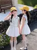 Conjunto Infantil Verão 2026 Novo Estilo Estilo Academia Top Sem Manga Gola Polo Saia Plissada Estilosa Crianças de Meia-idade e Grandes Roupas de Verão