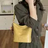 Bolso de axila retro transfronterizo, nueva colección otoño 2026, diseño de nicho, gran capacidad, bolso tipo cubo para mujer, bolso de hombro, bolso cruzado