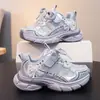 Sapatos infantis para meninas 2026 outono novo modelo tênis esportivos infantis princesa populares sapatos do papai tênis de corrida respiráveis