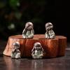Ge Yao Zen Cuatro No Mini Pequeño Monje Mascota de Té de Escritorio Boutique Decoración de Paisaje Creativo Pétalo de Flor Decoración para Coche