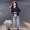 Conjunto de Dos Piezas de Moda para Niñas 2026 Primavera y Otoño, Chaqueta con Capucha y Cremallera de Retazos con Lazo y Jeans