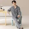 Cárdigan largo de manga larga y pantalón largo para hombre al por mayor, pijama de algodón puro, ropa de casa casual de dibujos animados para otoño, conjunto de dos piezas
