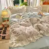 Juego de ropa de cama de cuatro piezas de terciopelo de leche engrosado estilo princesa para otoño e invierno, nueva funda de edredón con encaje, juego de tres piezas para cama de dormitorio
