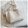 Bolso retro de gran capacidad para mujer, nuevo bolso de mano retro de moda 2021, bolso de hombro de nicho que combina con todo.