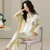 Conjunto de pijama de outono, algodão puro, novo estilo casual de desenho animado para mulheres, pode ser usado fora, cardigã com lapela, conjunto de duas peças para casa
