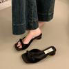 Pantuflas Cuadradas Estilo Chanel para Mujer Calzado de Exterior Mariposa Máquina Tacón Grueso Casual Cómodas Joker Tacón Bajo Pequeño Pantuflas para Mujer