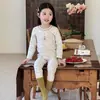 Little Fish Luoluo y Xiyou Tang Estilo Otoño/Invierno Serie Bosque Terciopelo Suave Algodón Amigable con la Piel Conjunto de Pijama de Otoño para Niños