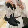 Botas vaqueras puntiagudas con bordado y combinación de colores nuevos Otoño e Invierno 2024, Botines de tacón grueso y medio, estilo británico, con boca en V para mujer