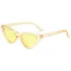 Gafas de sol transfronterizas 2023 de moda europea y americana estilo ojo de gato con protección solar montura pequeña triangular para mujer