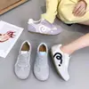 Zapatillas Casuales Planas Resistentes al Desgaste con Punta Redonda para Mujer Primavera 2026 Versátiles Antideslizantes Suela Suave Ligeras Zapatos de Entrenamiento Alemanes Calzado Deportivo para Mujer