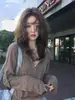 Estilo perezoso sensación relajada atuendo camiseta de manga larga marrón mujer principios de otoño coreano chic elegante suelto cuello medio abierto top