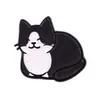 Broche de Gatito de Dibujos Animados Sosteniendo un Pez, Insignia Metálica de Animalito Lindo, Accesorio Decorativo Creativo para Bolsas y Ropa