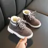 Botas Martin para meninos, com forro espesso de algodão e fleece para aquecimento, estilo vintage, botas Martin versáteis, item popular de comércio exterior, novo modelo de inverno para crianças pequenas