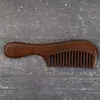 Peine de Peluquería Redondo de Sándalo Dorado Dientes Anchos Peine de Sándalo para el Hogar Venta al por Mayor Grabado e Impresión de Logotipo como Regalo de Acompañamiento