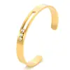 Design de personalidade de novo produto transfronteiriço pulseira masculina de abertura em C com três diamantes móveis, estilo neutro, pulseira de aço titânio, atacado