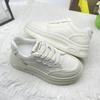 Sapatos Plataforma Esportivos Casuais Femininos Primavera e Verão 2025 Versátil Original Outono e Inverno Sola Grossa Ultra-Leve Novos Cadarços Sapatos Brancos para Mulheres