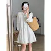 Vestido blanco de encaje con retazos estilo vacacional y detalles de lazo, perfecto para el verano, viajes transfronterizos y sesiones de fotos en el campo; Falda midi de línea A