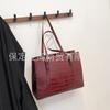 Bolsa Tote Grande de Moda Transfronteriza Nueva Primavera Patrón de Cocodrilo Ligera para Viajes Cotidianos Versátil Bolso de Hombro para Mujer