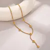 Colar de aço inoxidável banhado a ouro transfronteiriço estilo ins com pingente em formato de Y com múltiplos corações, corrente simples e delicada para clavícula, nicho, atacado