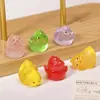 Acessórios de Frango de Resina Coloridos Transparentes Fofos de Desenho Animado Atacado, Frango Brilhante no Escuro para Paisagem em Miniatura, Pequenos Enfeites Brilhantes no Escuro para Jardim