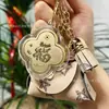 Llavero Dorado Suerte Trébol de Cuatro Hojas Oro Puro 999 Colgante para Bolsa Atrae Riqueza para Prosperidad y Belleza, Regalo al por Mayor