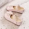 Sapatos de princesa de cristal para menina, novo estilo primavera e outono, sapatos individuais para criança, sapatos respiráveis para bebê menina, sola macia, sapatos de couro para menina