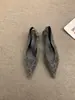 Primer encuentro: Sandalias Elegantes Cerradas de Punta Plateadas, Zapatos de Hada, Nuevo Estilo Francés Suave de Primavera/Verano 2026