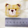 Broche de Muñeca de Dibujos Animados Tela Cuadros Oso Accesorios Colgante para Bolso Decoraciones para Mochila Escolar Infantil ins Pequeños Adornos Colgantes