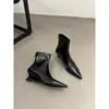 Botas Curtas de Bico Fino para Mulheres 2025 Outono e Inverno Novas Botas Salto Alto Botas Slim Botas Femininas Botas Curtas Botas Anabela