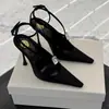 Sandálias Femininas de Verão 2026 Novo Estilo Suave Retrô Casual Simples Fashionável Confortáveis Salto Gatinho Para o Trabalho Elegantes