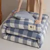 Atacado Colcha de Algodão Puro de Xinjiang Colcha de Inverno Acolchoada Quente Colchão Completo Roupa de Cama Enchimento de Algodão Núcleo da Colcha Conjunto Completo
