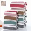 Toallas de Coral Fleece Grandes y Anchas al por Mayor Transfronterizas, Engrosadas, Absorbentes, con Borde con Gancho, Toallas de Coral Fleece Rayadas y Toallas de Baño