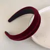 Diadema de Terciopelo Estilo Coreano con un Diseño Único para Mujer, Adecuada para la Parte Superior Alta del Cráneo, Hace que el Rostro Parezca Más Pequeño, Versátil y Elegante para Salir, Pasador
