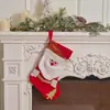 Nueva decoración navideña en rojo y dorado con patrones brillantes, con adornos colgantes de Papá Noel, muñeco de nieve y renos, calcetines navideños de tela, lindos calcetines navideños de peluche
