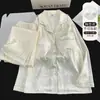 Conjunto de Duas Peças Jacquard Embossado de Seda Gelo com Mangas Longas e Bojos no Peito, Confortável e Macio Conjunto de Roupa de Casa para Mulheres