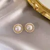 2023 Novo Estilo Chanel Brincos de Pérolas Redondas Nicho Feminino High-end Retro Simples Brincos Estilo Hong Kong Acessórios de Orelha