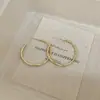 Brincos Minimalistas Únicos e Sofisticados em Formato de C, Pequenos e Exagerados, Argolas Versáteis Simples e da Moda, Brincos de Pino de Bambu