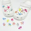 Encantos lindos de dibujos animados para zapatos con varios agujeros, decoraciones versátiles de resina para zapatos, mariposa, burbuja, flor, animales, charms decorativos al por mayor