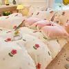 Nuevo Juego de Ropa de Cama de Felpa de Leche Engrosada de Cuatro Piezas Estilo Fresco de Dibujos Animados Funda de Edredón con Forro de Felpa Sábana Juego de Tres Piezas para Estudiantes Invierno