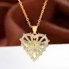 Collar de ángel con corazón espinado en forma de corazón hueco y alas de ángel con diamantes, estilo europeo y americano
